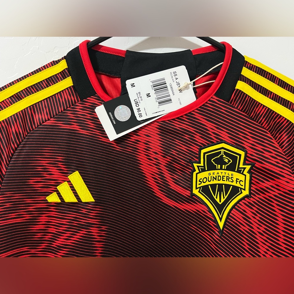 New Adidas Seattle Sounders FC Bruce Lee Soccer Jersey Womens Black Red HU1380 - Picture 3 of 9